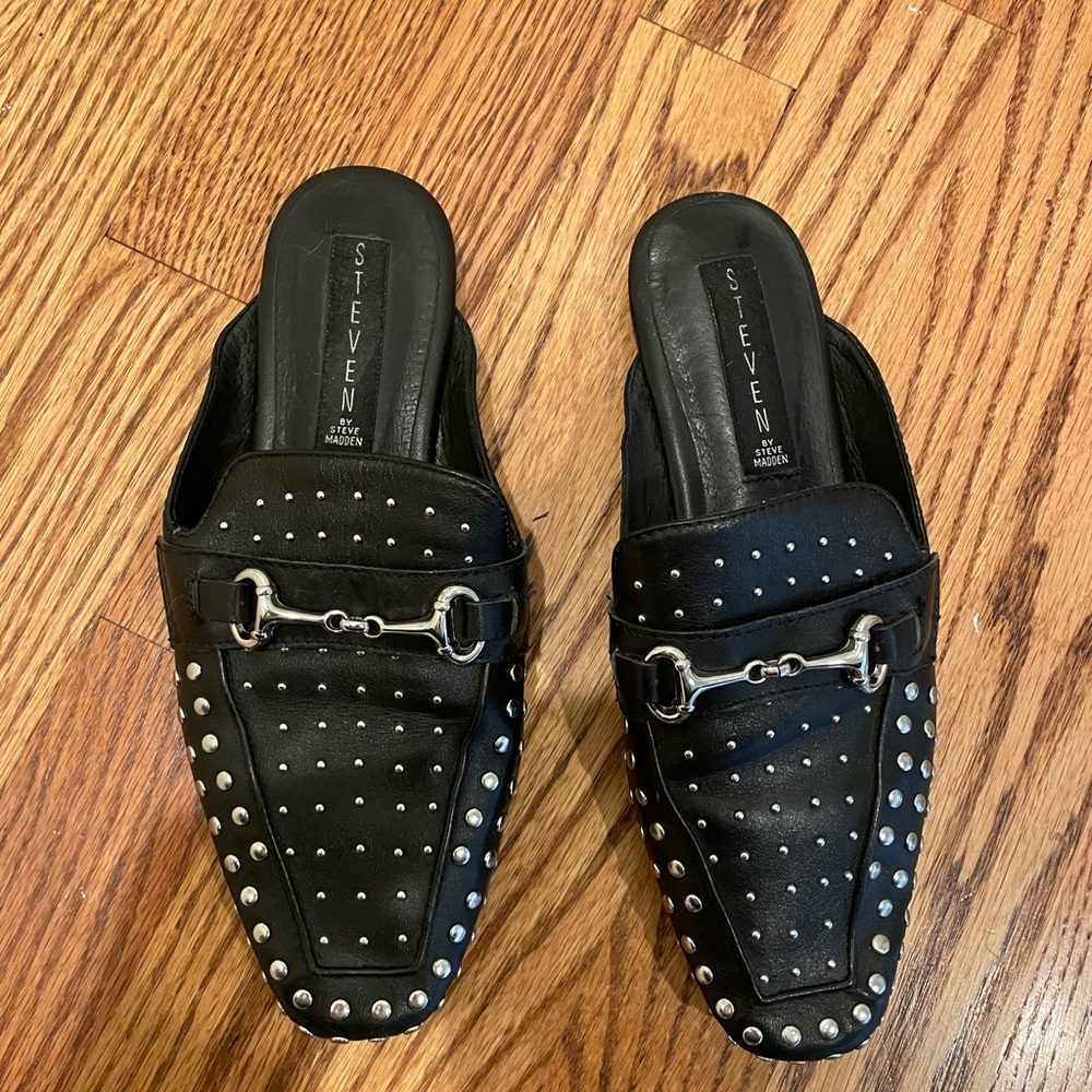 Steven by Steve Madden Black studded mules, size 6